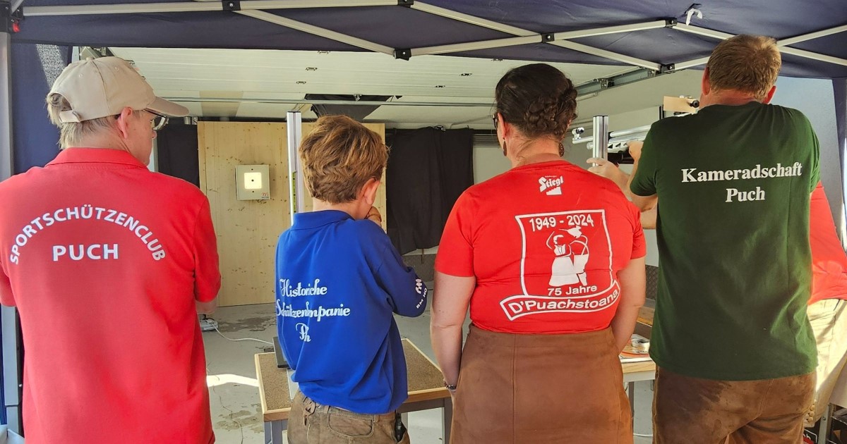 Sportschützen beim Pucher Herbstfest - Foto: TVB Puch